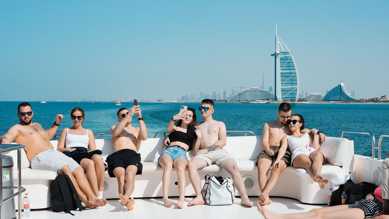 Midday BBQ Luxury Yacht Cruise in Dubai