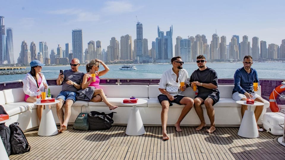 4 Hrs Marina Yacht Party with BBQ, Unlimited Drinks and DJ