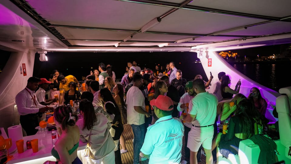 Superyacht Experience with Party & Live DJ