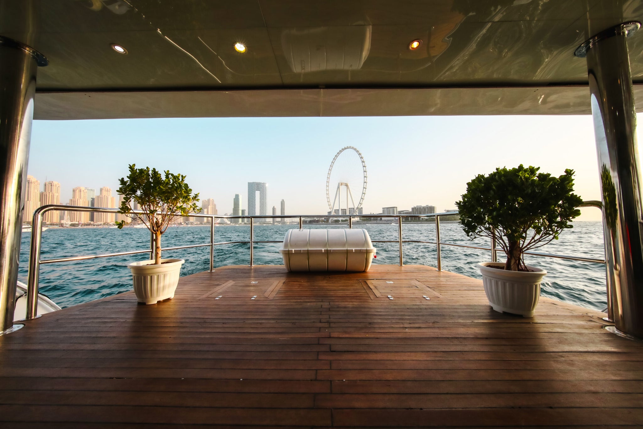 100ft Dream Luxury Yacht Experience in Dubai