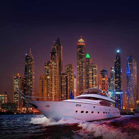 Twilight Luxury Yacht Cruise in Dubai with Live BBQ