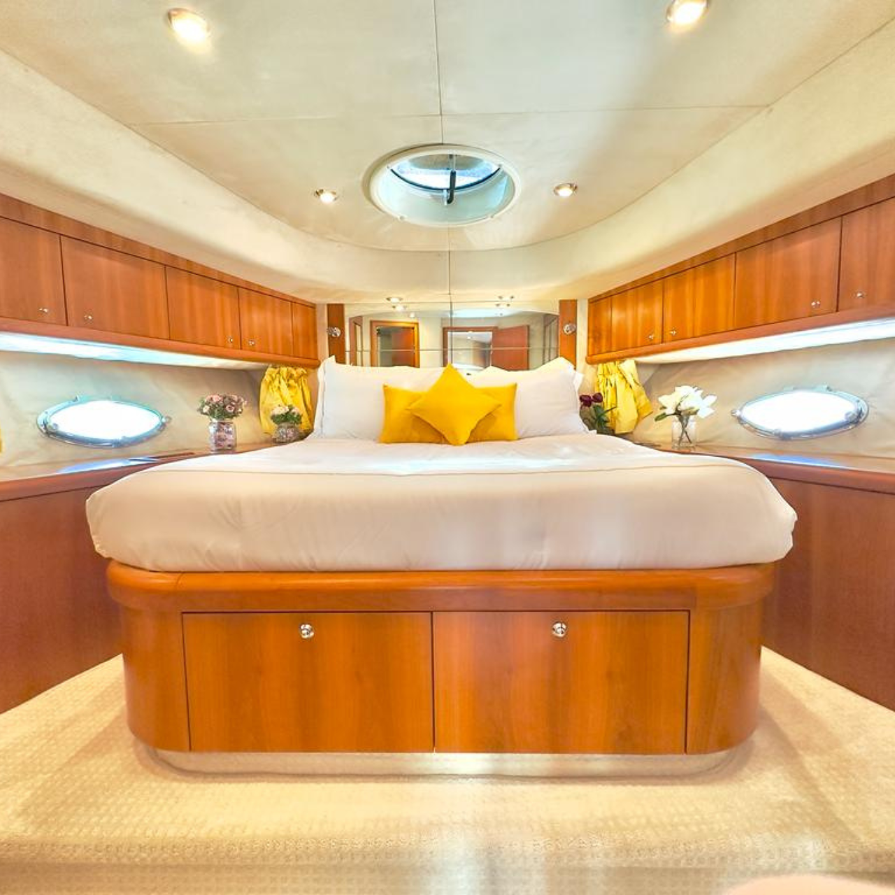 70ft Sun-Seeker Yacht  ELITE 16 - VVIP