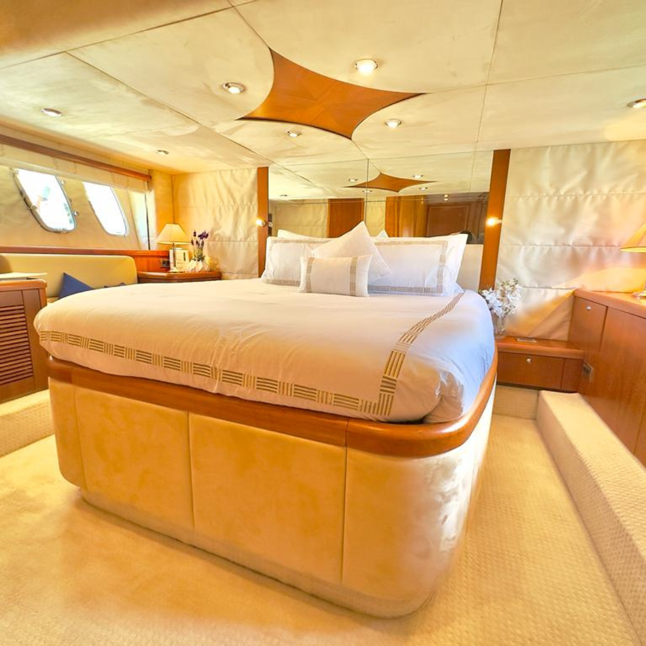 70ft Sun-Seeker Yacht  ELITE 16 - VVIP