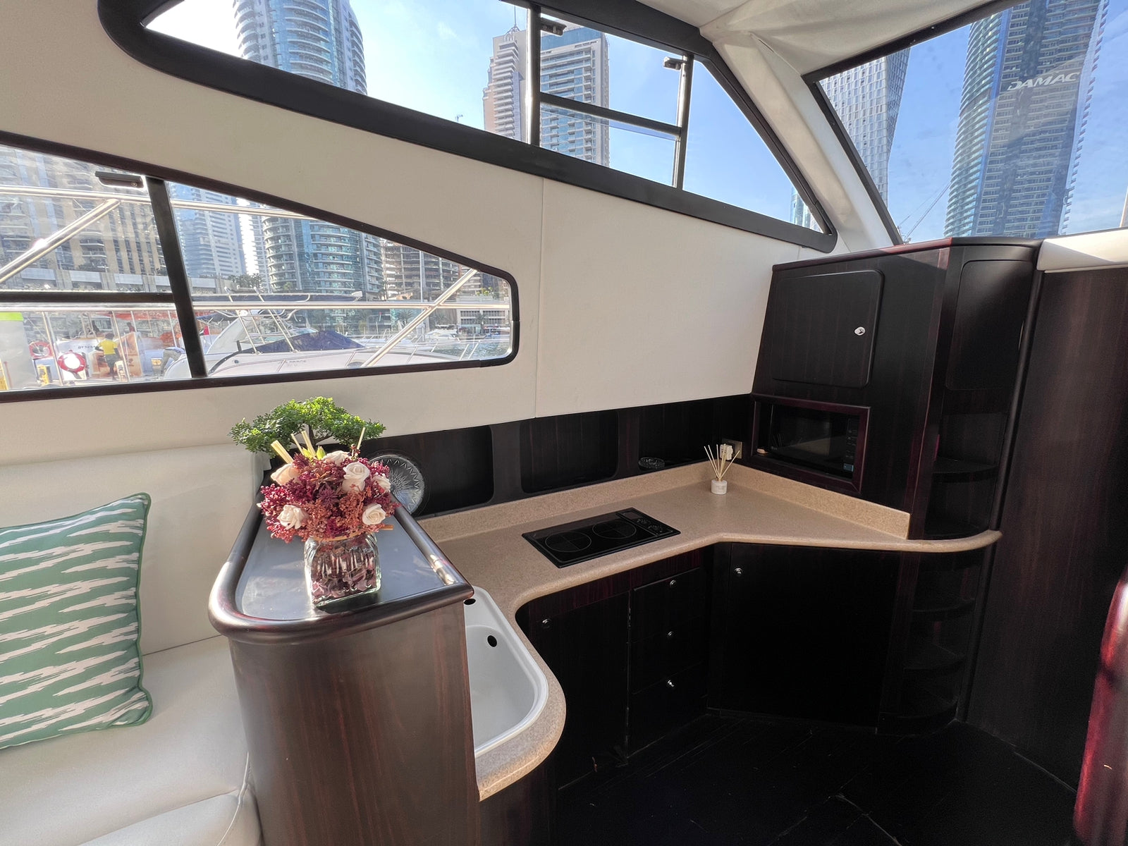 48ft Majesty Yacht ELITE 4 – Exquisite